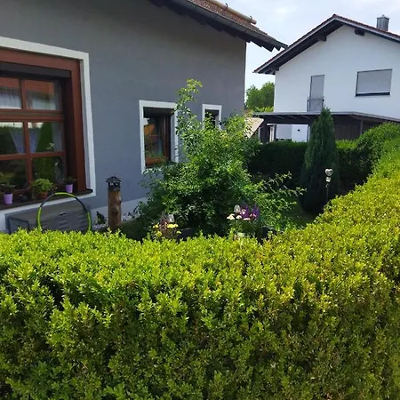 Aussergewoehnliche Atelierferienwohnung Mit Balkon An Der Donau Winzer Exterior photo