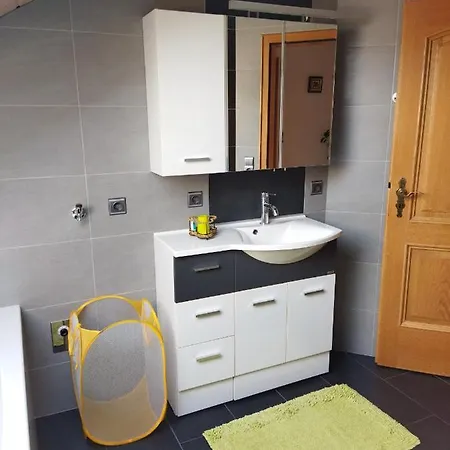 Aussergewoehnliche Atelierferienwohnung Mit Balkon An Der Donau Winzer Exterior photo