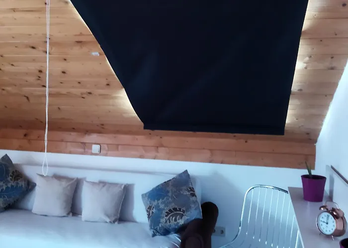 Aussergewoehnliche Atelierferienwohnung Mit Balkon An Der Donau