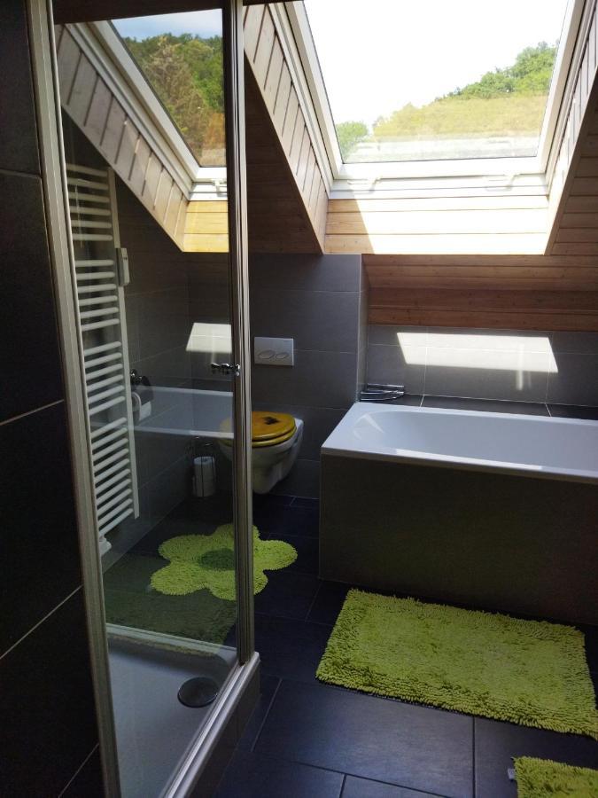 Aussergewoehnliche Atelierferienwohnung Mit Balkon An Der Donau *