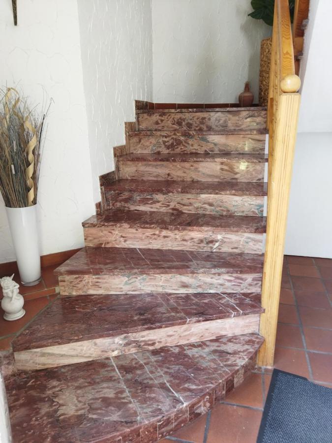 Aussergewoehnliche Atelierferienwohnung Mit Balkon An Der Donau Apartment Winzer