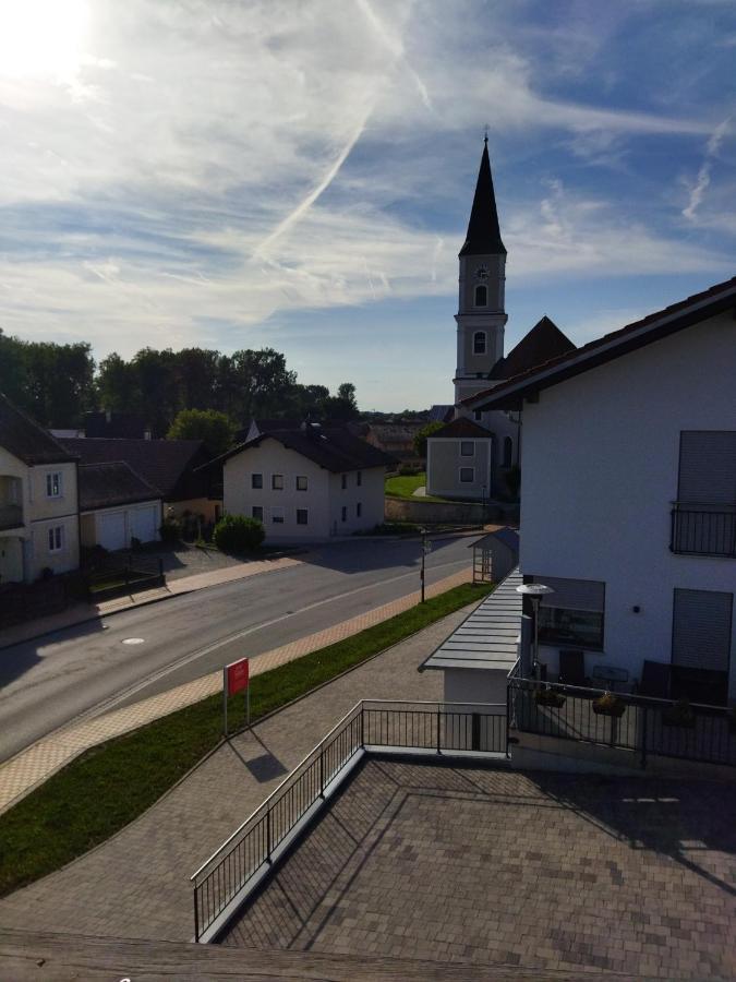 Aussergewoehnliche Atelierferienwohnung Mit Balkon An Der Donau * Winzer
