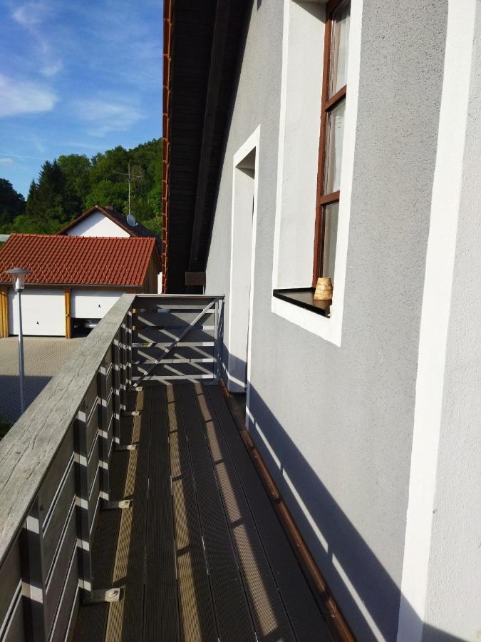 Aussergewoehnliche Atelierferienwohnung Mit Balkon An Der Donau