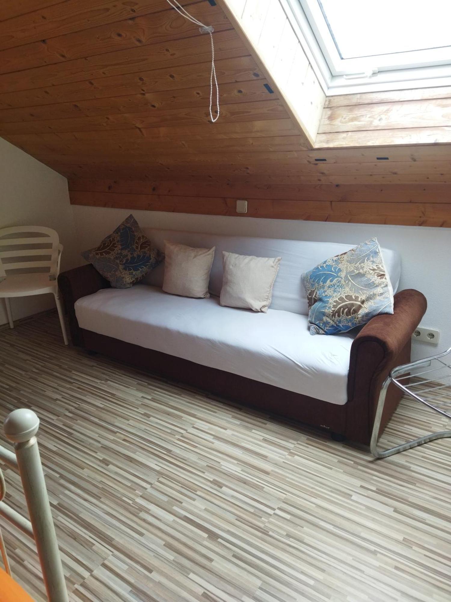 Aussergewoehnliche Atelierferienwohnung Mit Balkon An Der Donau *